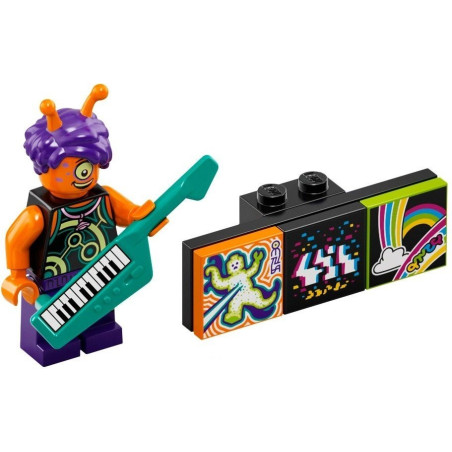 Alien Keytarist