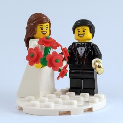 Bride & Groom Minifigure Set with Red Bouquet