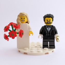 Blonde Bride, & Groom with Beard Minifigure Set with Red Bouquet