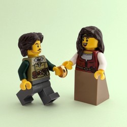 Medieval Bride & Groom Minifigure Set with Red Bouquet
