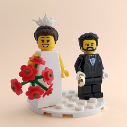 Bride with Tiara, & Groom with Beard Minifigure Set with Red Bouquet
